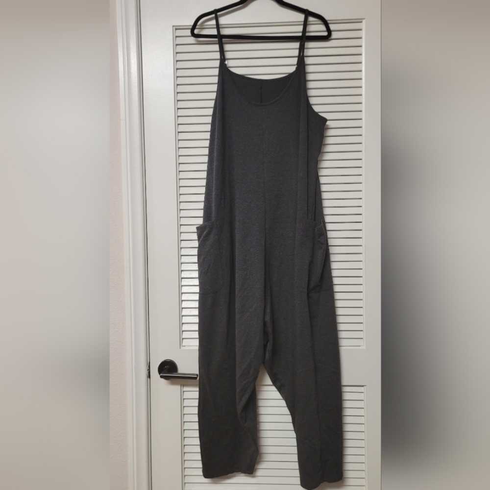 SHEIN - (Plus-Size) Grey Sleeveless Jumpsuit With Pockets & Adjustable Straps